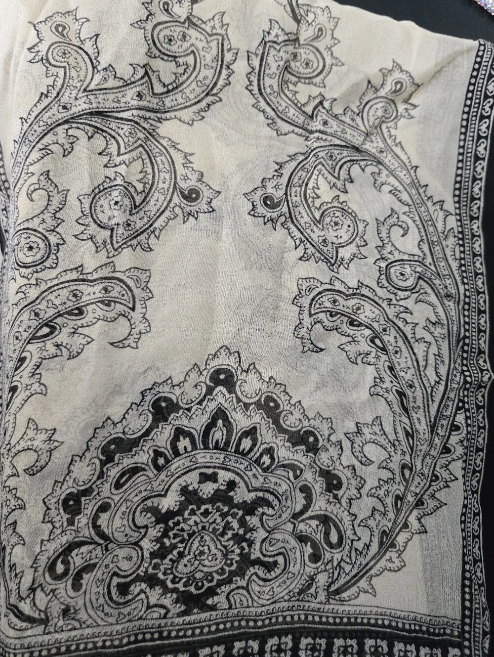 Elaine Gold Paisley Print Long Scarf in Cream and Charcoal
